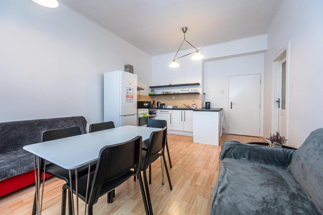 Apartments Safarikova 18 Praha Eksteriør bilde